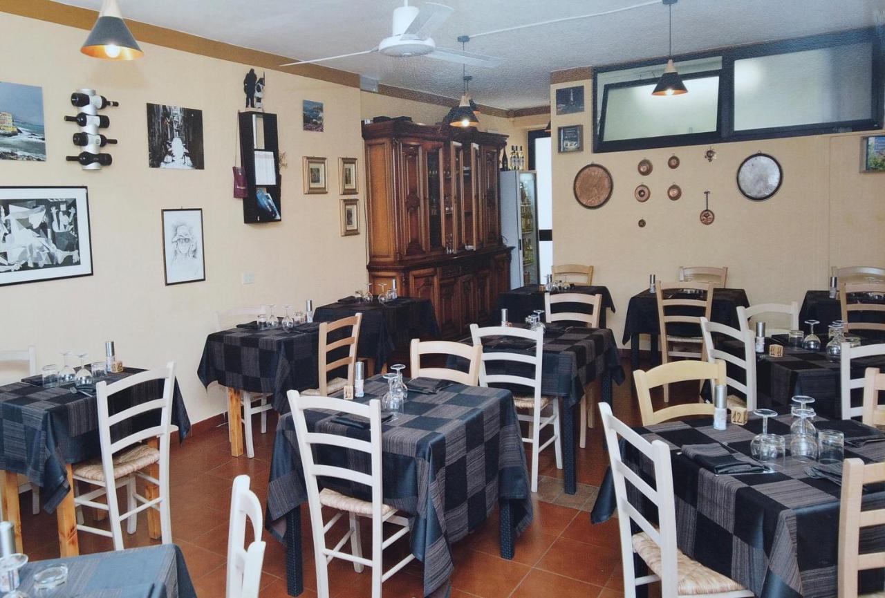 Locanda Dal Genovese ラ・マッダレーナ エクステリア 写真